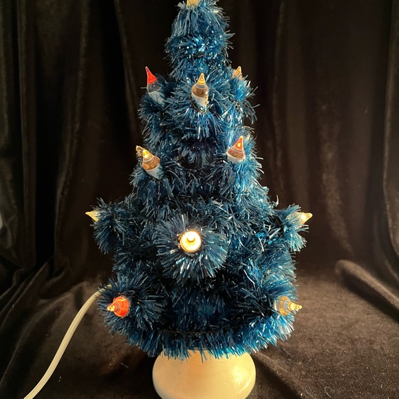 Vintage Blue Tinsel Glolite Christmas Tree With Damaged Box - Picture 2 of 5